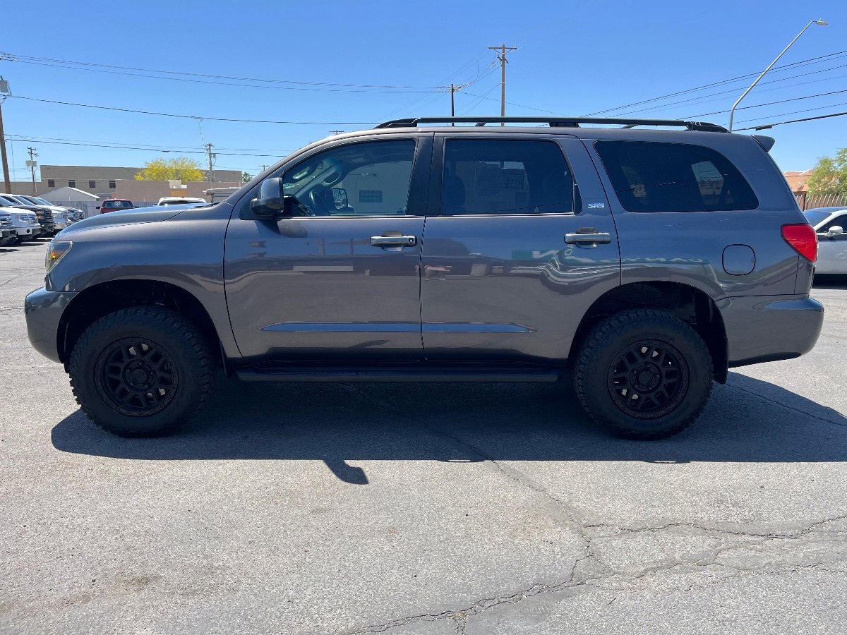 Used 2014 Toyota Sequoia SR5 AWD/4WD image 9