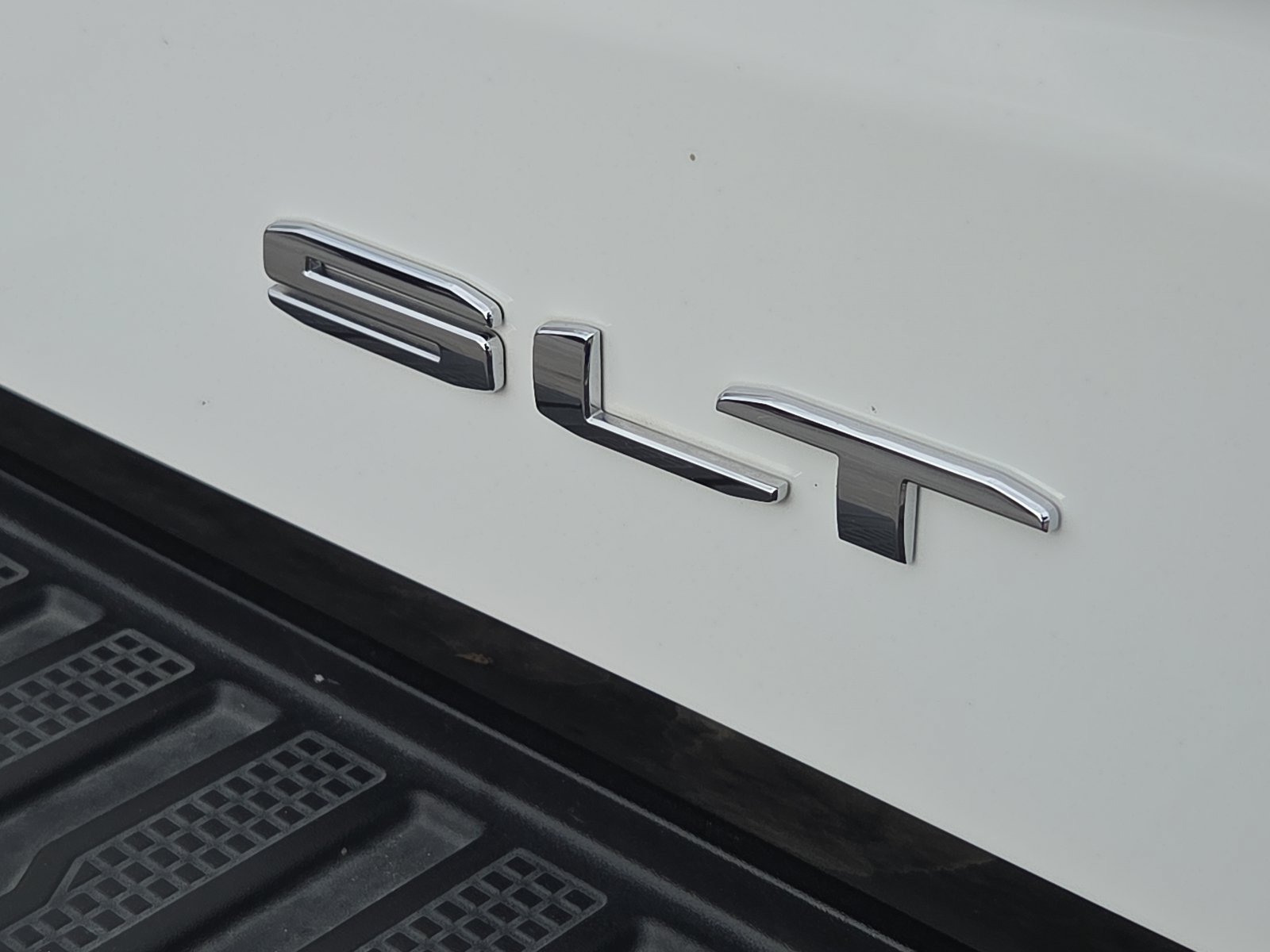 Used 2026 GMC Sierra 1500 SLT AWD/4WD image 8