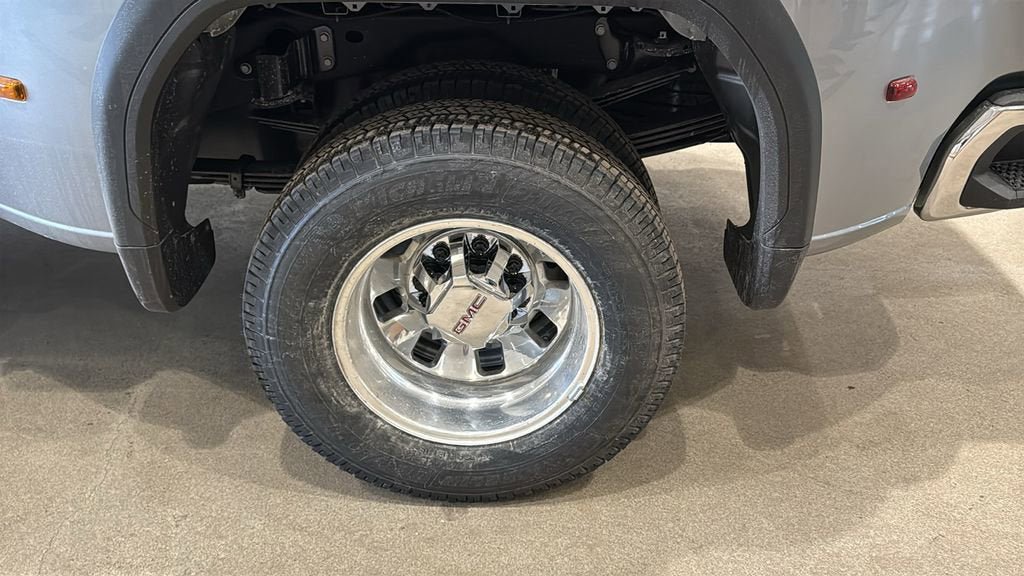 New 2026 GMC Sierra 3500 SLT w/ SLT Premium Package image 10