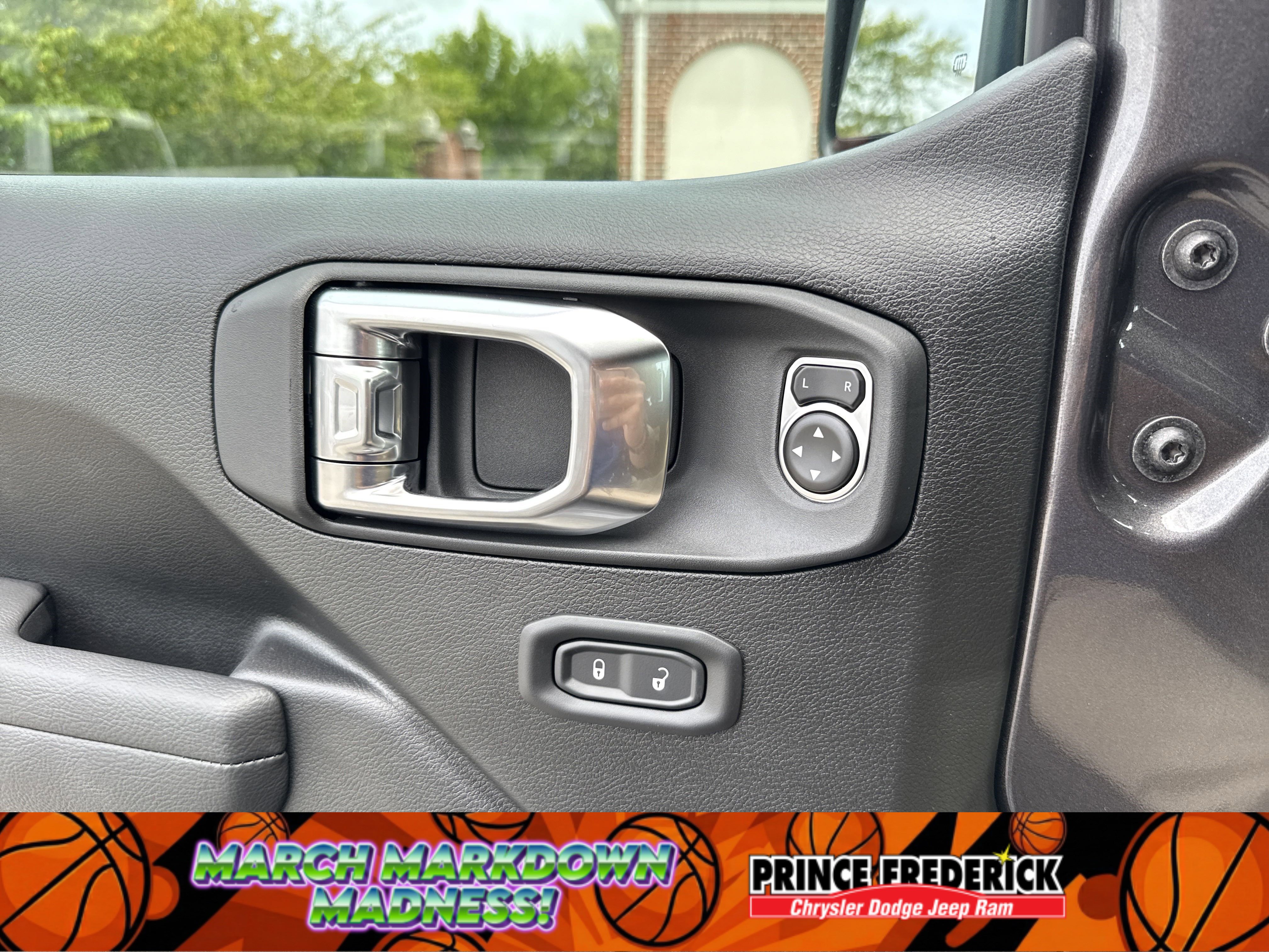 New 2025 Jeep Wrangler Unlimited Rubicon image 28