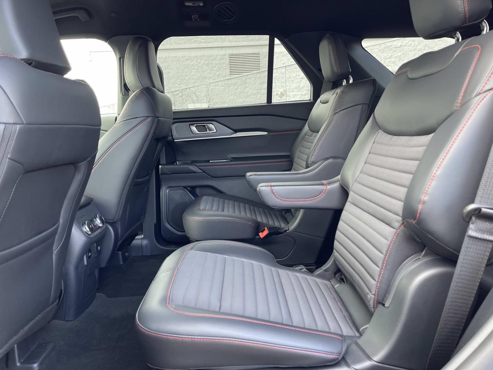 New 2026 Ford Explorer ST-Line w/ ST-Line Street Pack RWD image 14