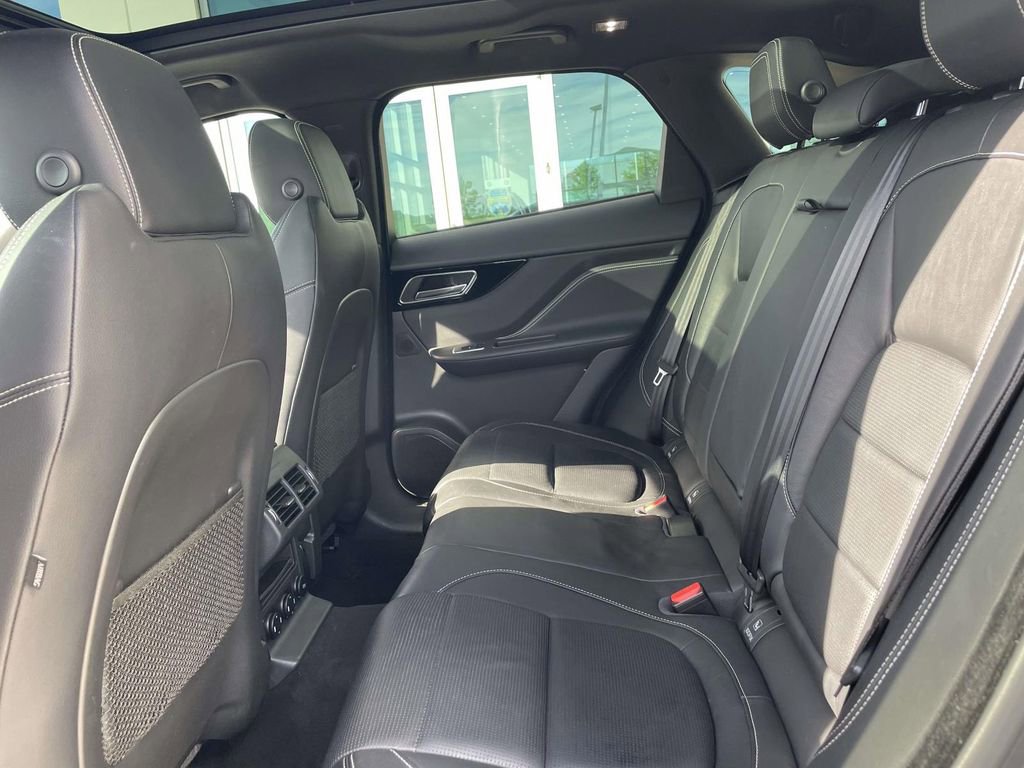 Used 2018 Jaguar F-PACE R-Sport image 10