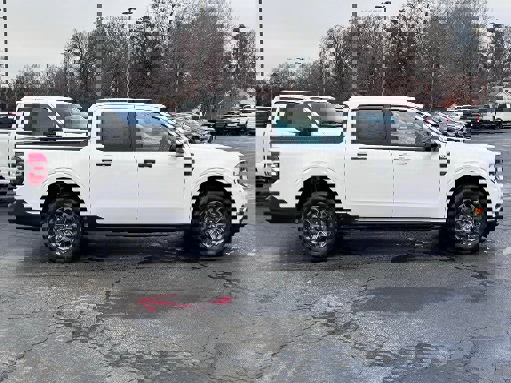 New 2025 Ford Maverick XLT w/ XLT Luxury Package image 4