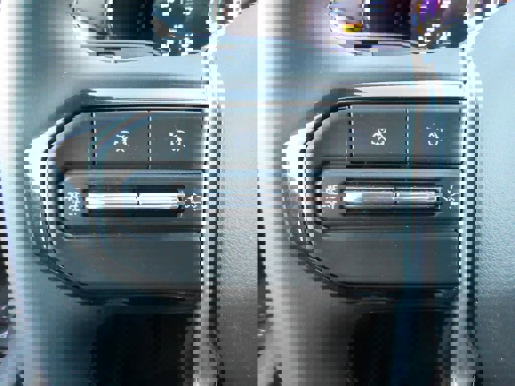 New 2026 Chevrolet Colorado LT w/ LT Convenience Package AWD/4WD image 24