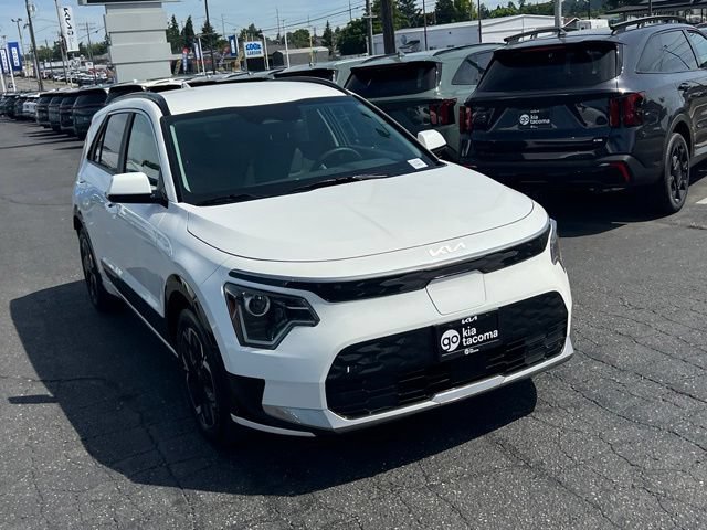 Certified 2025 Kia Niro Wind w/ Wind Preserve Package FWD image 5