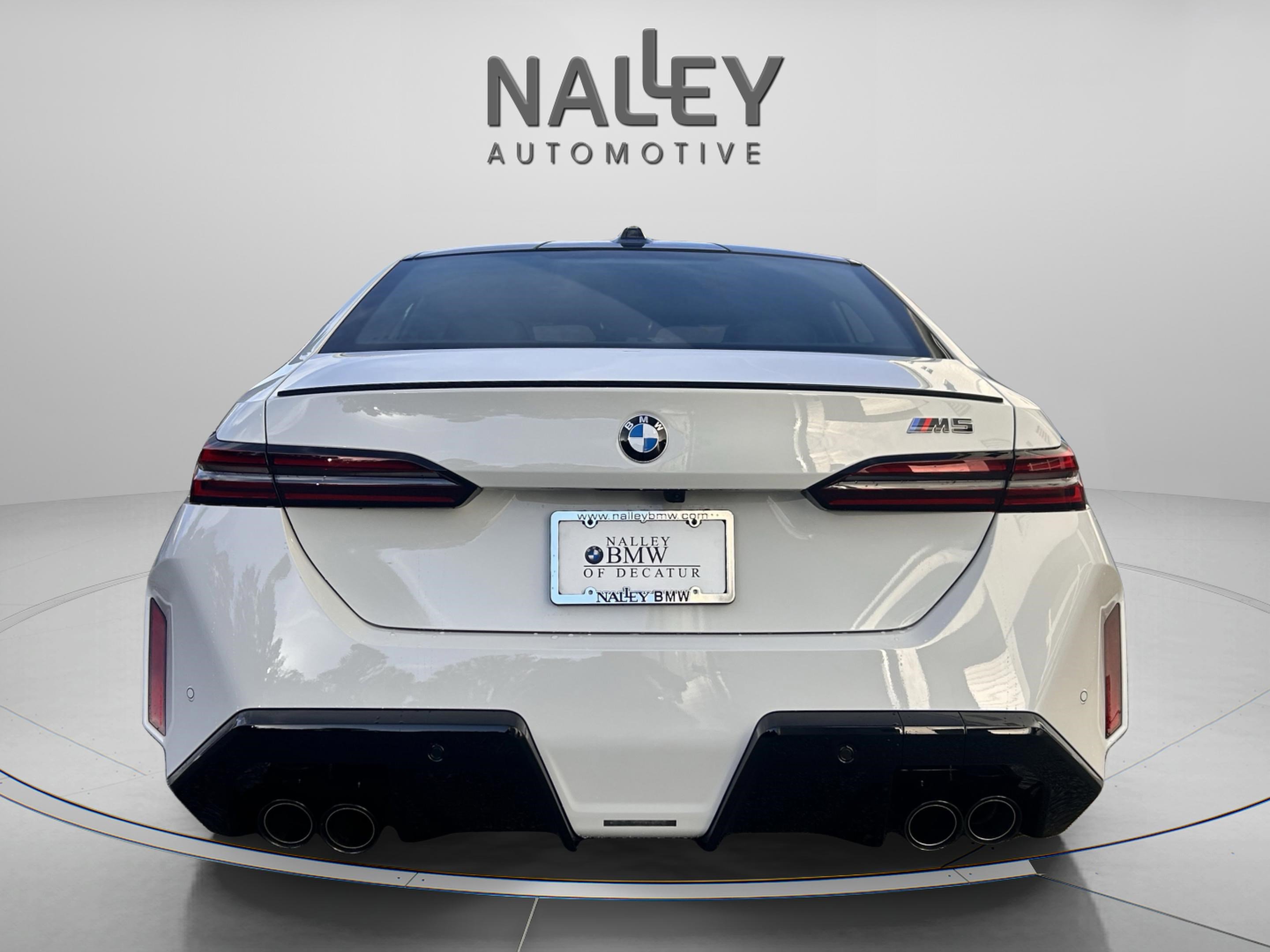 Used 2026 BMW M5 w/ Executive Package image 4