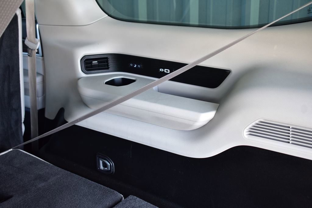 Used 2022 Jeep Wagoneer Series III w/ Premium Group I image 35