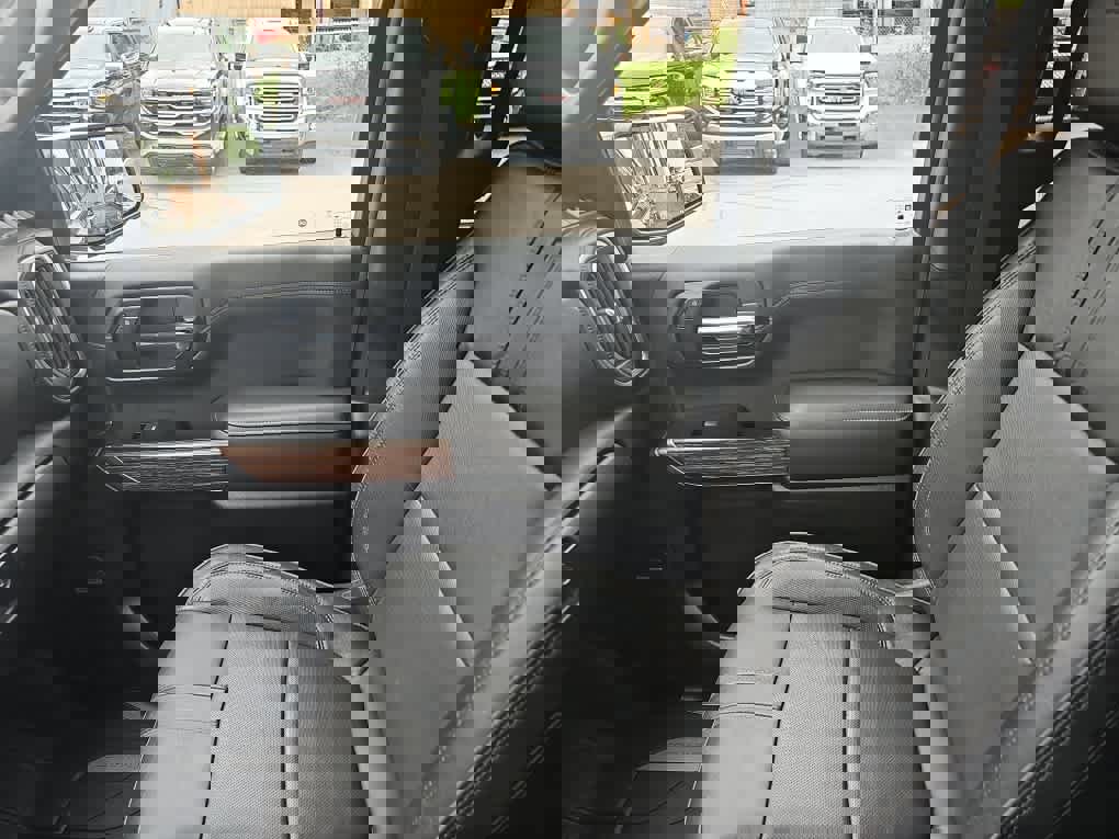 Used 2019 Chevrolet Silverado 1500 High Country w/ Technology Package image 28