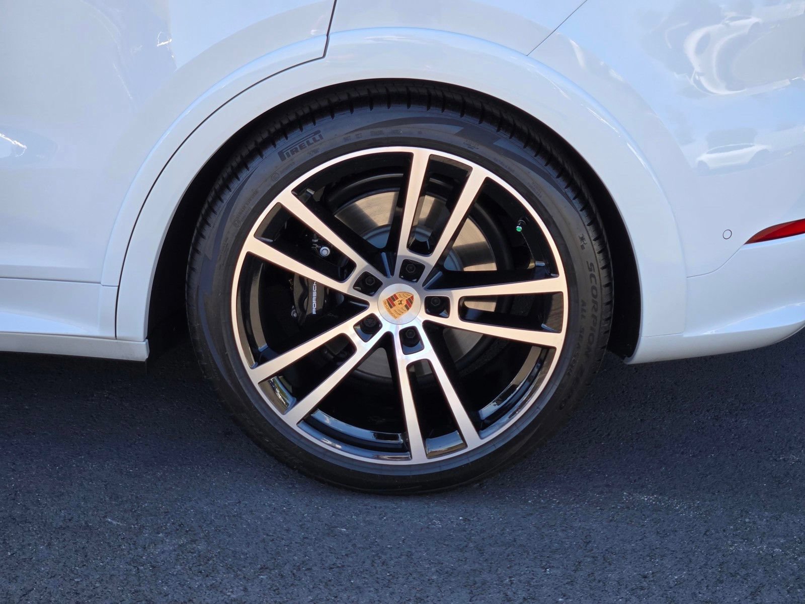 Certified 2026 Porsche Cayenne GTS AWD/4WD image 11