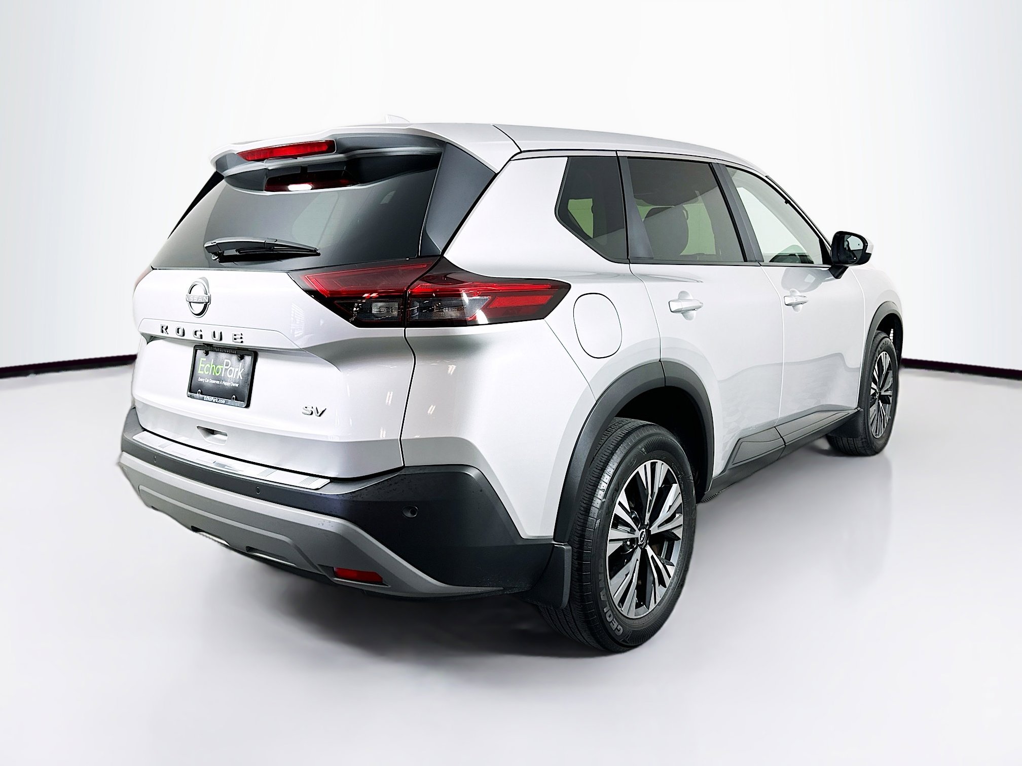 Used 2023 Nissan Rogue SV image 9