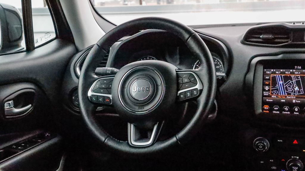 Certified 2023 Jeep Renegade Limited image 15