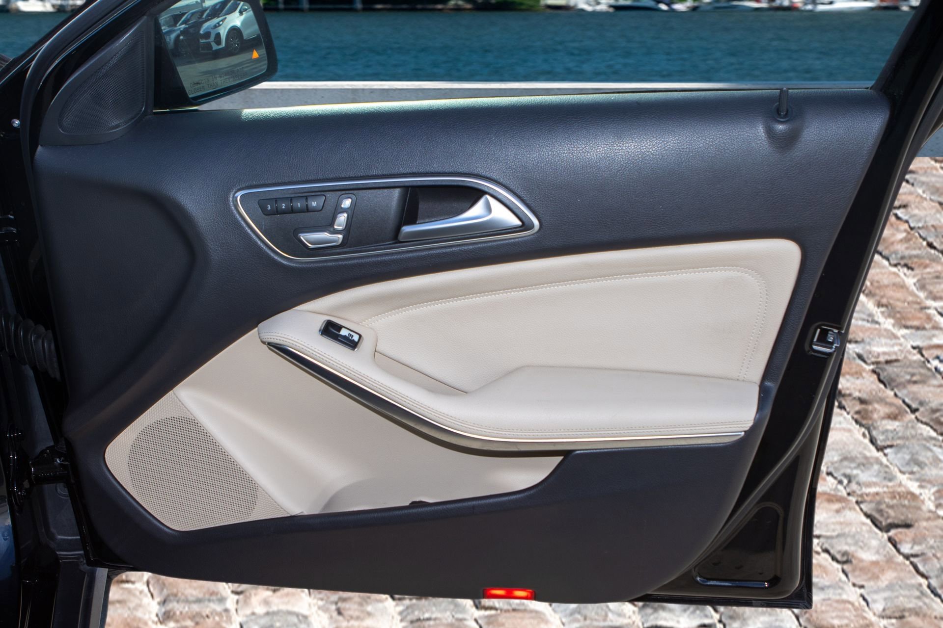 Used 2020 Mercedes-Benz GLA 250 w/ Multimedia Package image 13