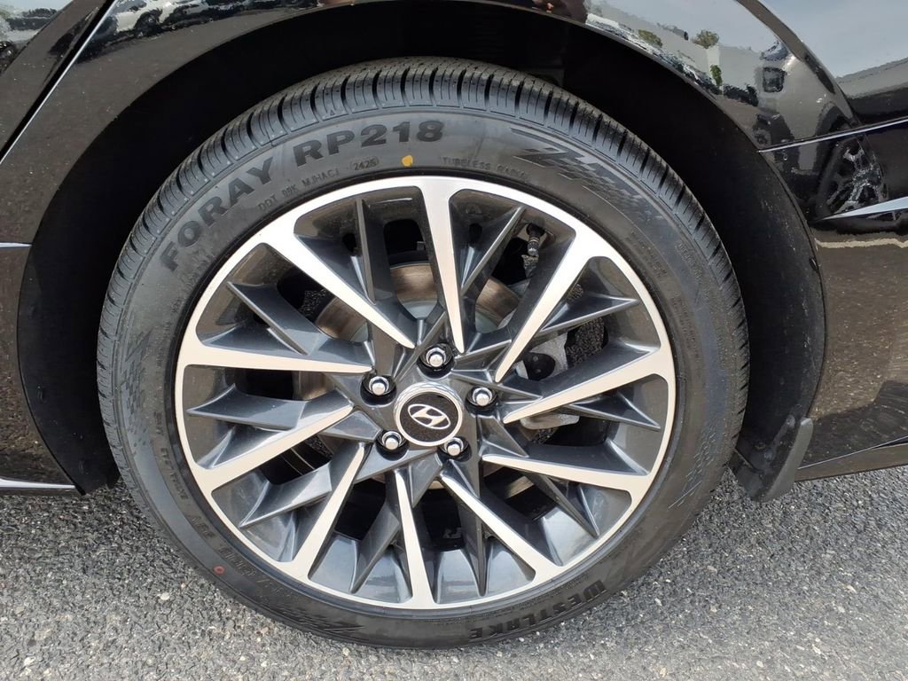 Used 2023 Hyundai Sonata Limited w/ Preferred Accessory Package image 18