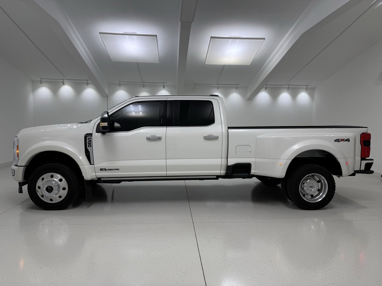 Used 2023 Ford F450 Platinum image 4