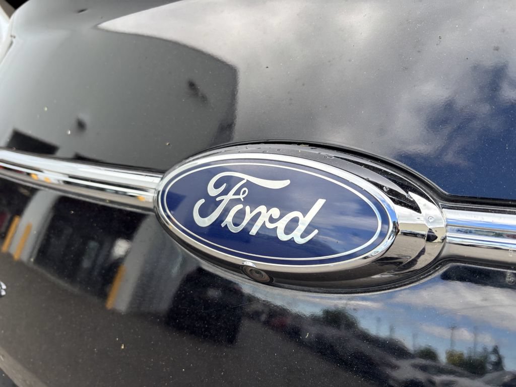Used 2019 Ford Taurus Limited AWD/4WD image 10