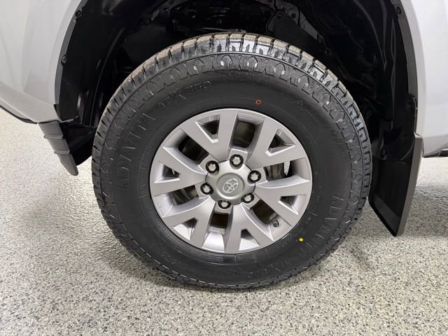Used 2016 Toyota Tacoma SR5 w/ SR5 Appearance Package (SN) AWD/4WD image 23
