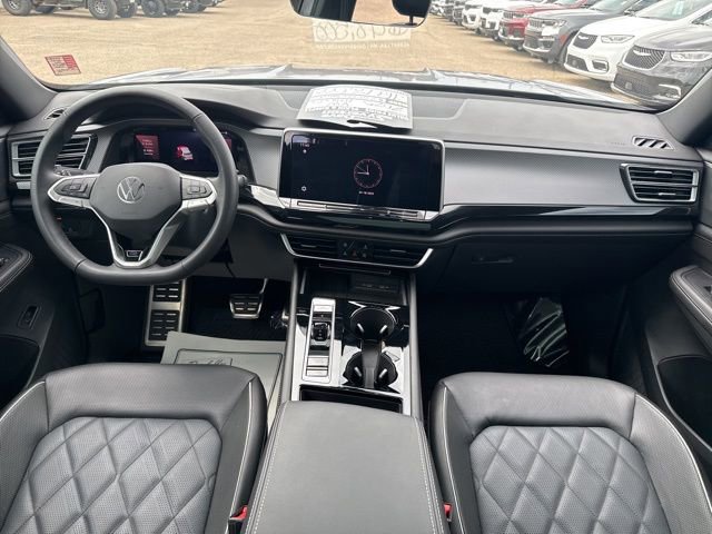 Used 2025 Volkswagen Atlas Cross Sport SEL Premium R-Line image 31