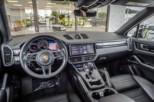 Used 2019 Porsche Cayenne image 25