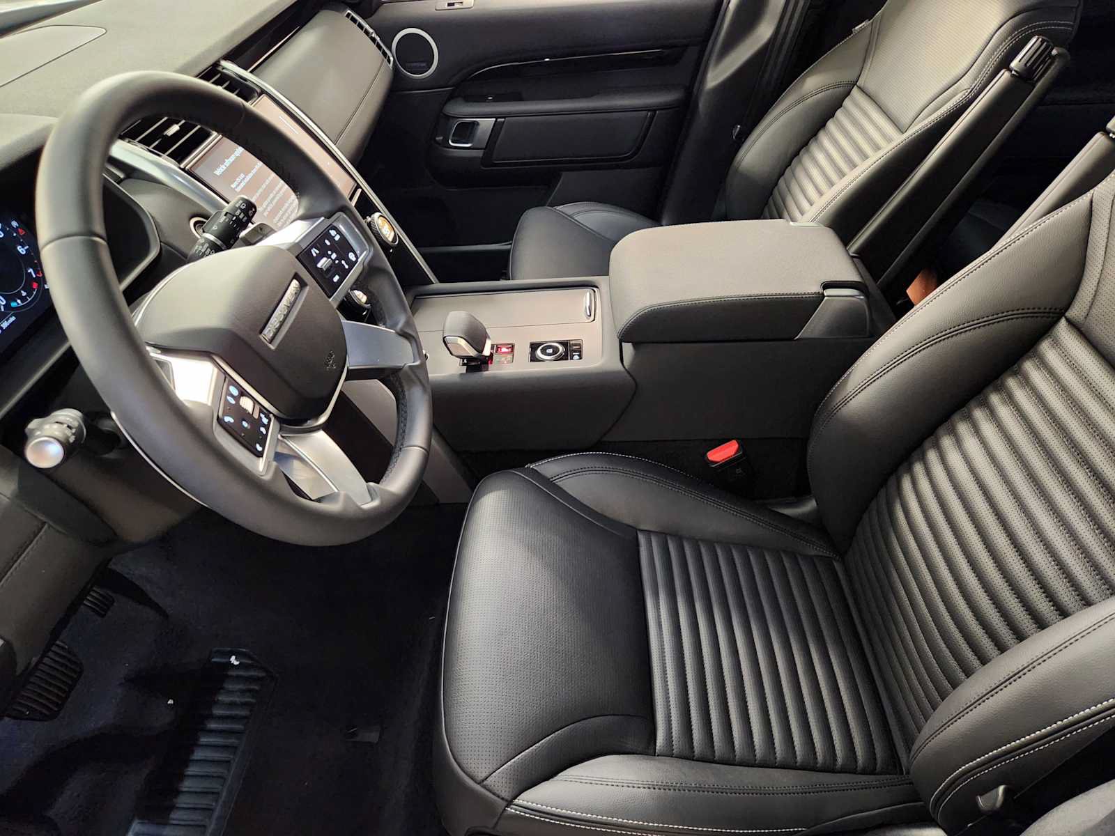 Used 2026 Land Rover Discovery S AWD/4WD image 13