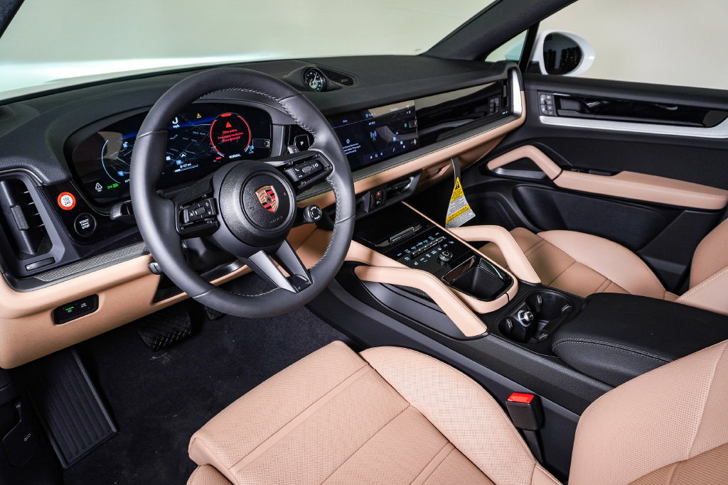 New 2026 Porsche Cayenne Coupe AWD/4WD image 4