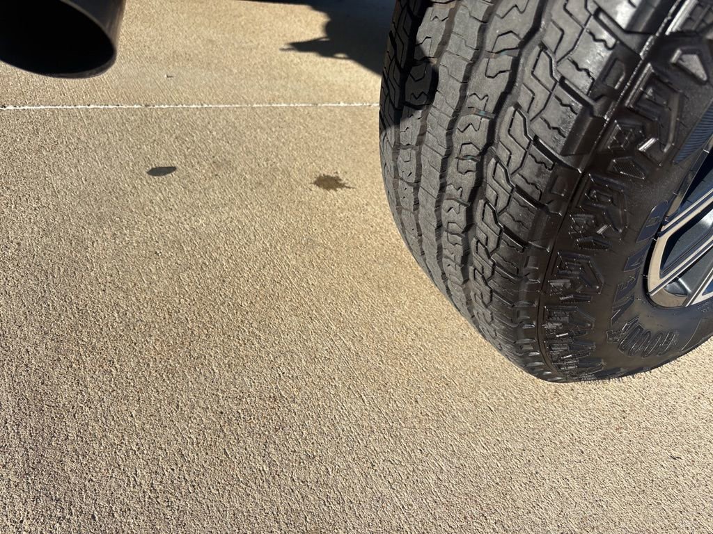 Used 2025 Chevrolet Colorado Z71 w/ Technology Package image 10