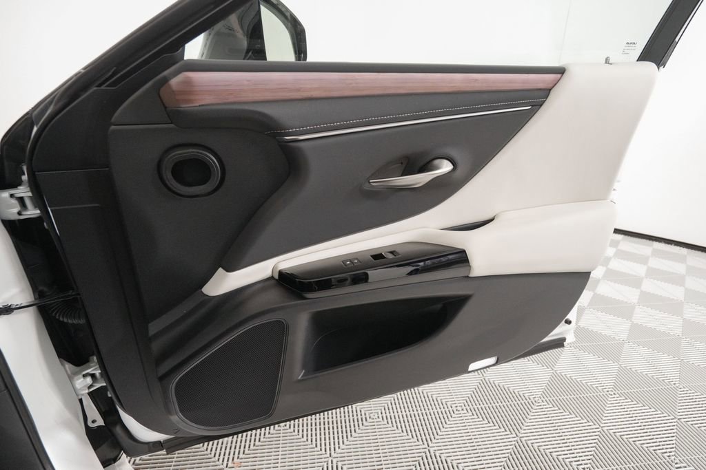 Certified 2023 Lexus ES 300h w/ Premium Package FWD image 21