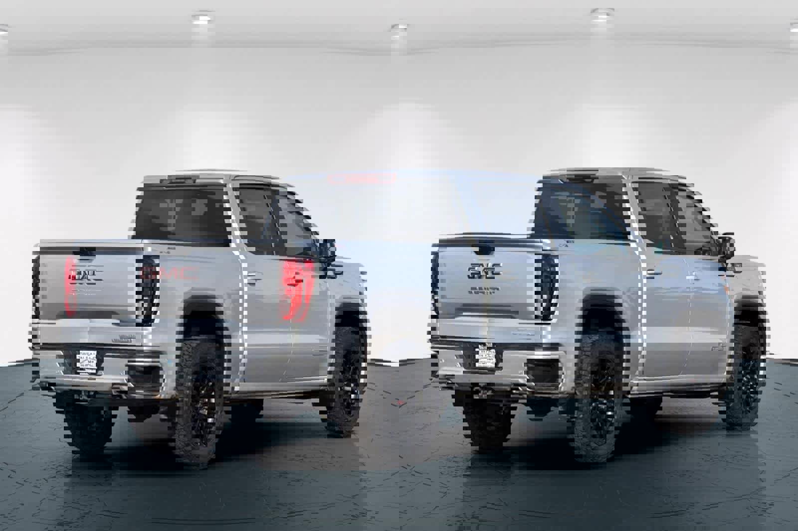 Used 2021 GMC Sierra 1500 Elevation image 2