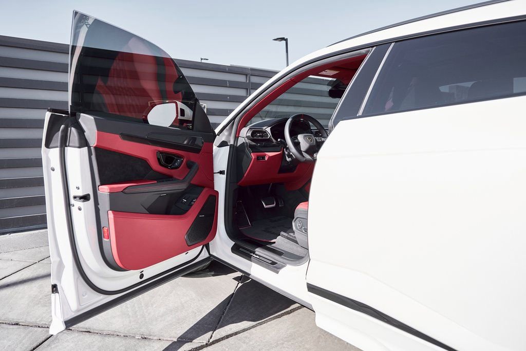 Used 2024 Lamborghini Urus S image 32