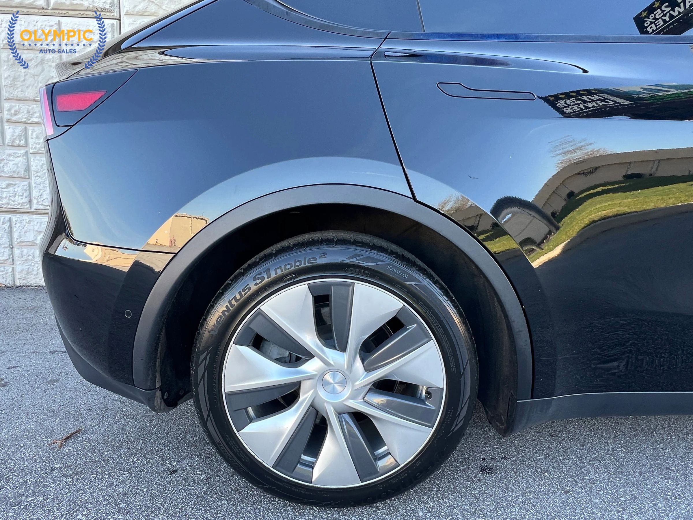 Used 2021 Tesla Model Y 2WD image 12