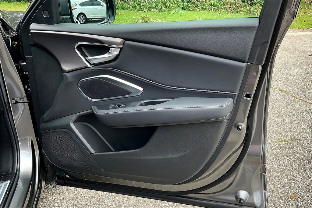 New 2025 Acura RDX SH-AWD image 17