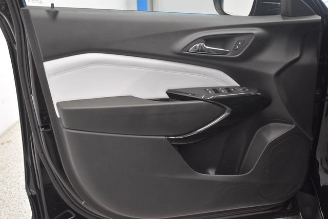 Used 2025 Chevrolet Trax LT FWD image 20