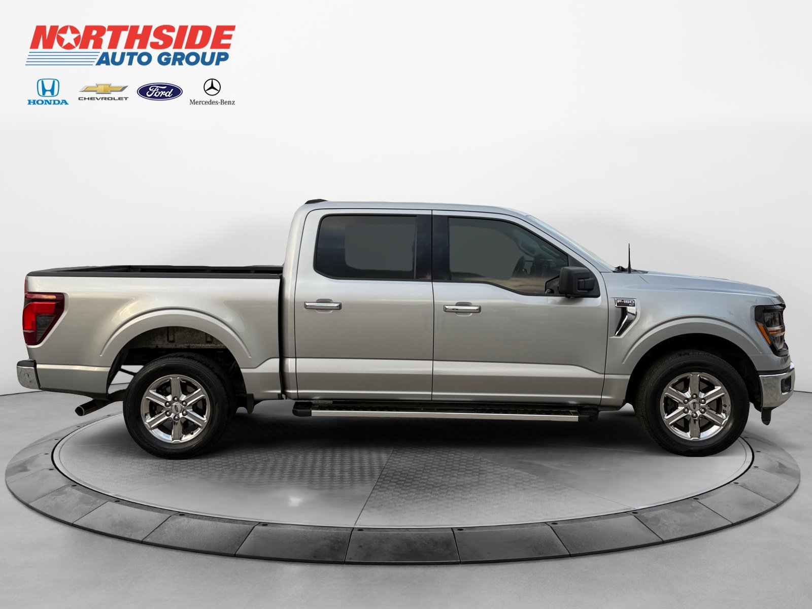 Used 2024 Ford F150 XLT w/ Mobile Office Package RWD image 8