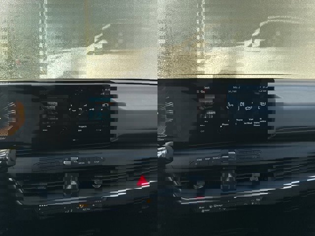 Used 2025 Kia K4 image 13