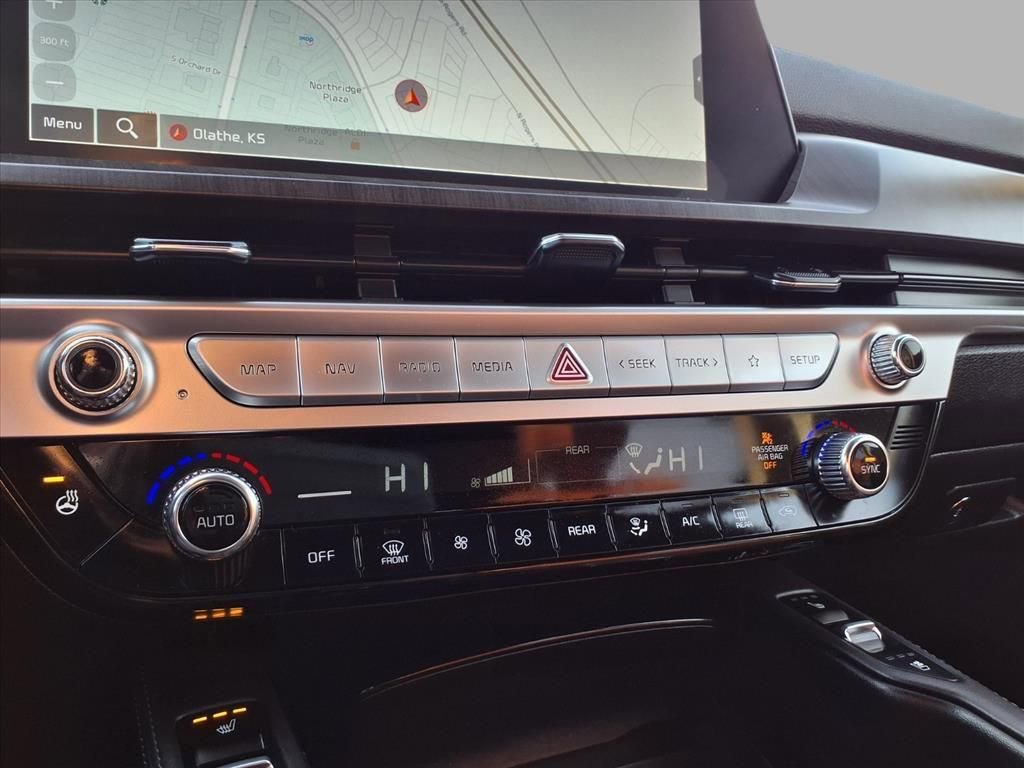 Used 2023 Kia Telluride EX w/ EX Captain's Chair Package image 8