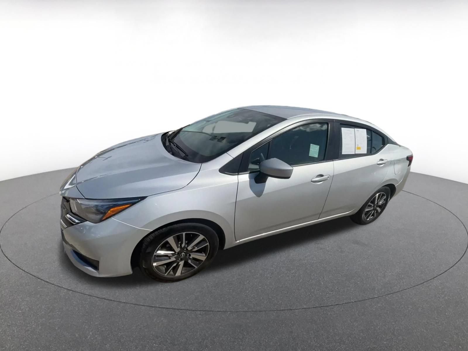 Used 2025 Nissan Versa SV FWD image 7