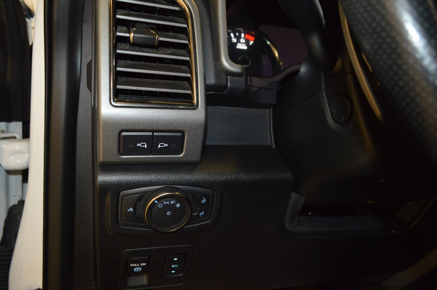Used 2020 Ford F150 Raptor w/ Equipment Group 802A Luxury AWD/4WD image 16