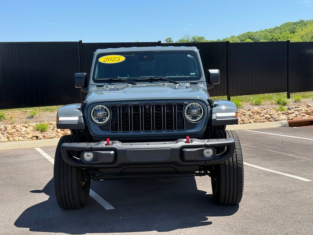 Used 2025 Jeep Gladiator Rubicon AWD/4WD image 2
