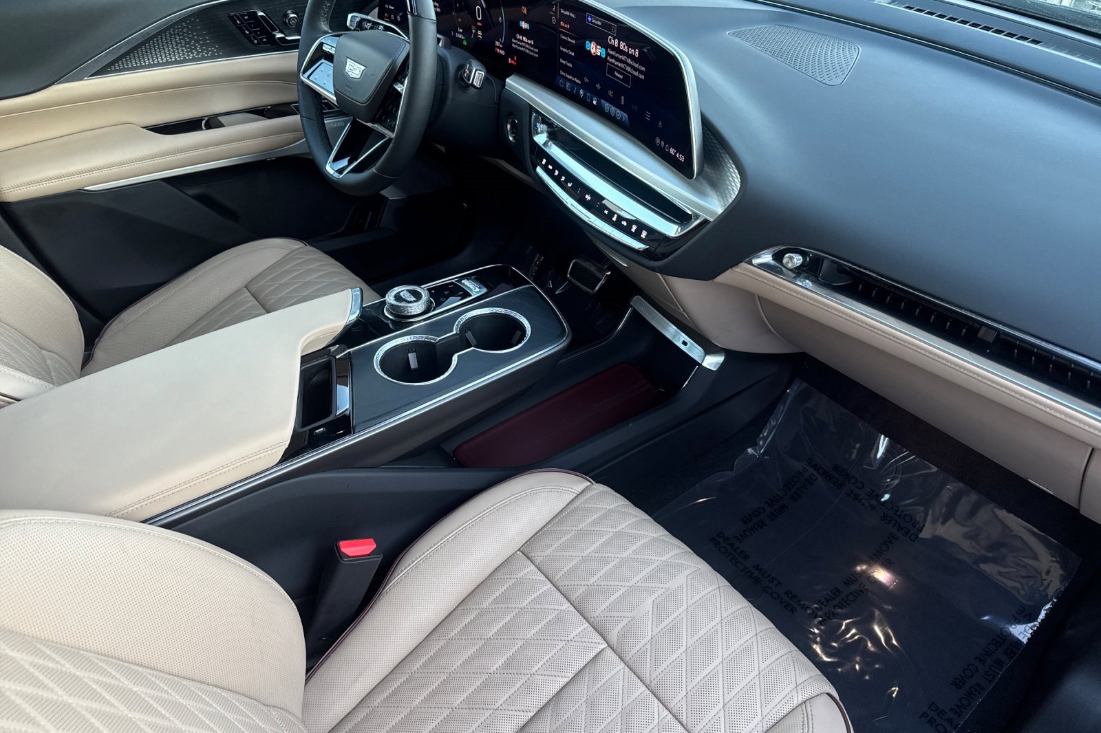 Certified 2025 Cadillac Lyriq Luxury w/ Nappa Leather Package image 18