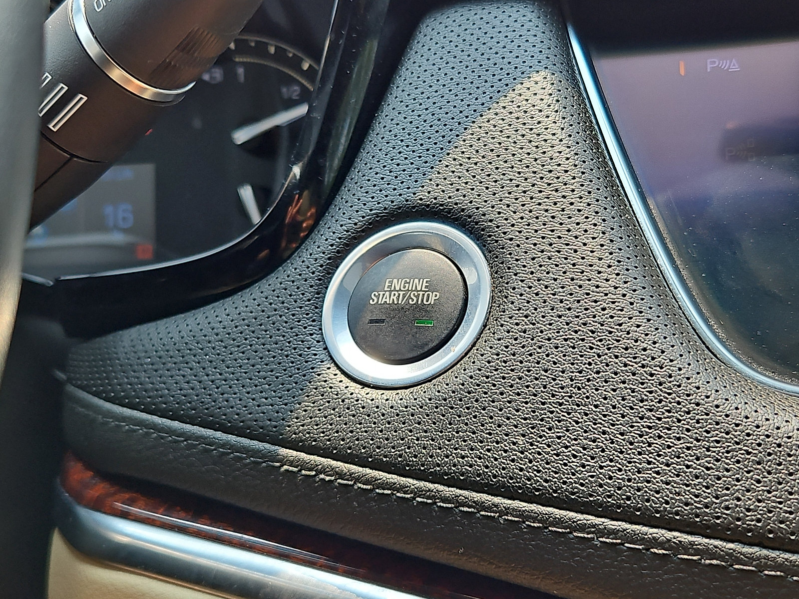 Used 2019 Cadillac XT5 Luxury AWD/4WD image 24