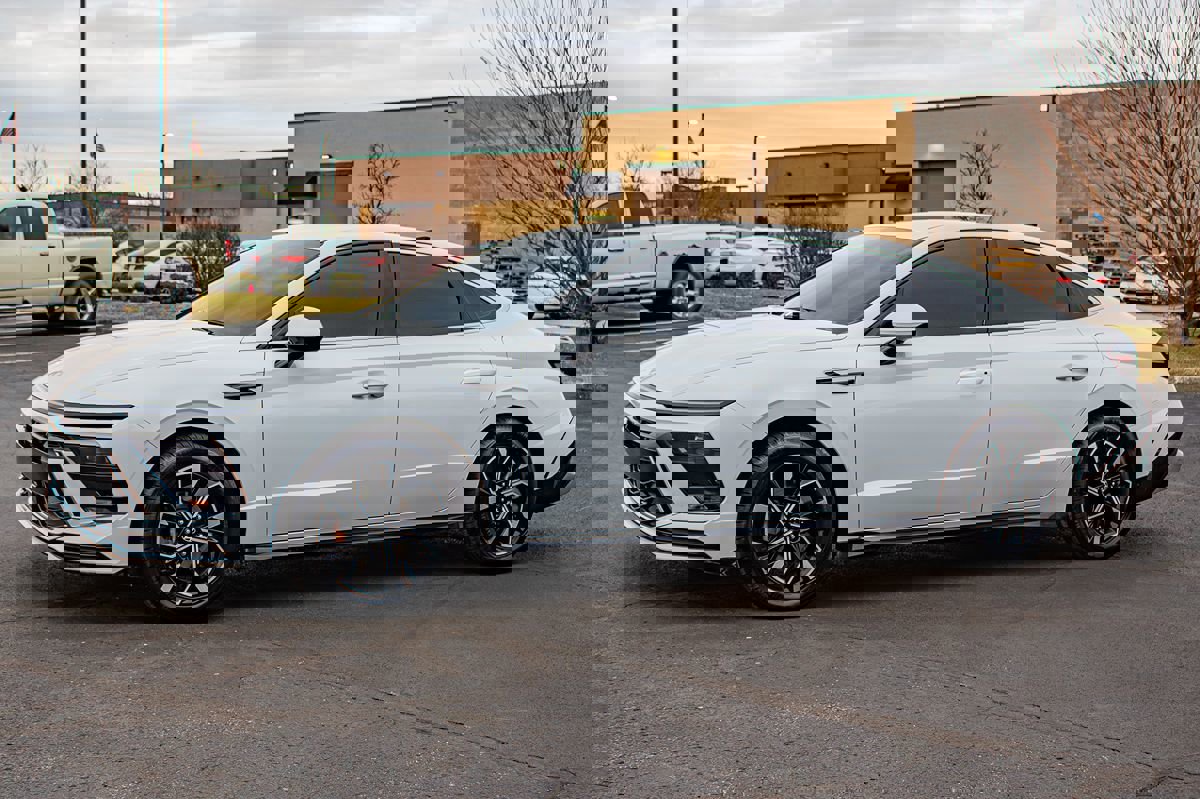 Used 2024 Hyundai Sonata SEL FWD image 4