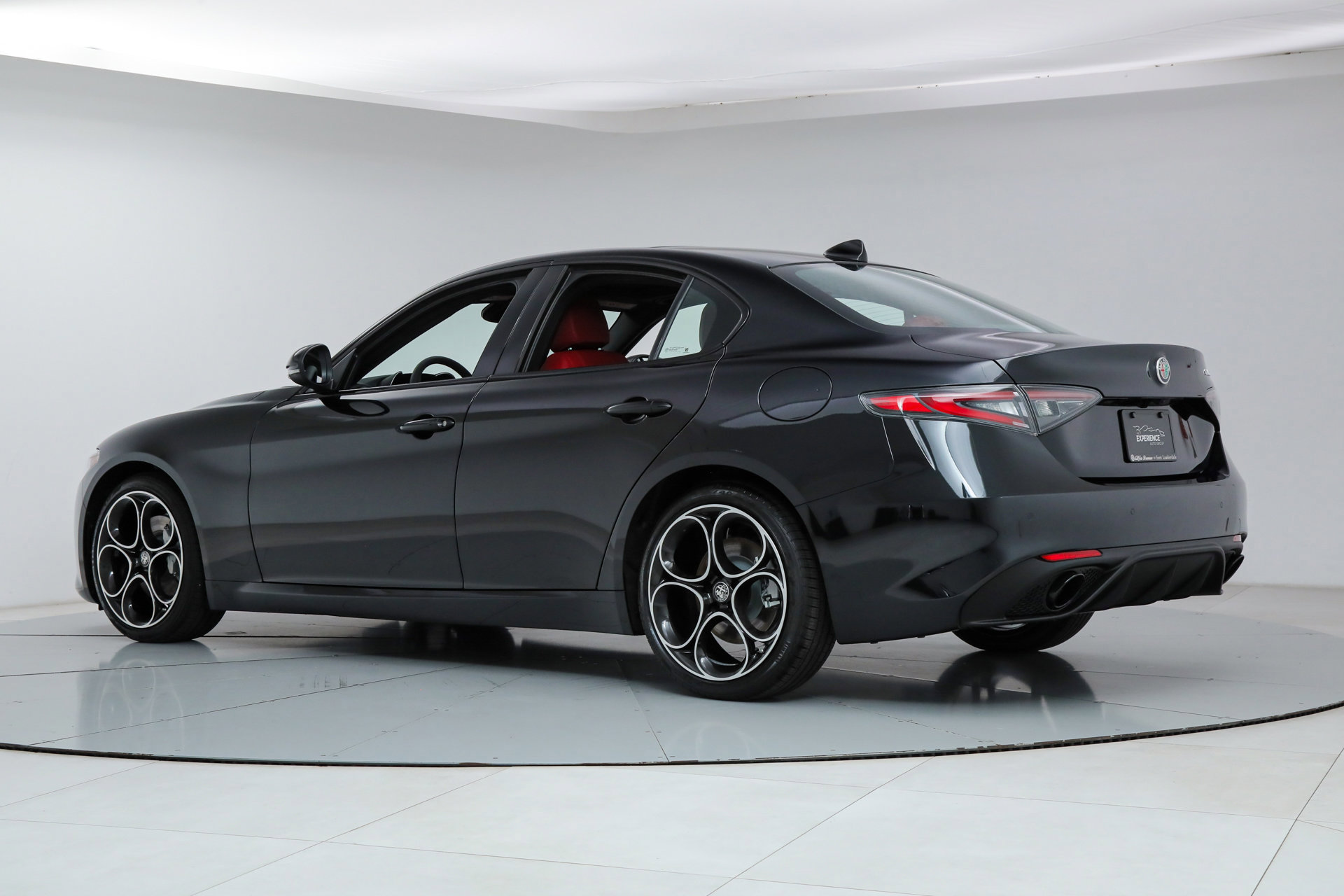 New 2025 Alfa Romeo Giulia w/ Driving Assist Package image 3