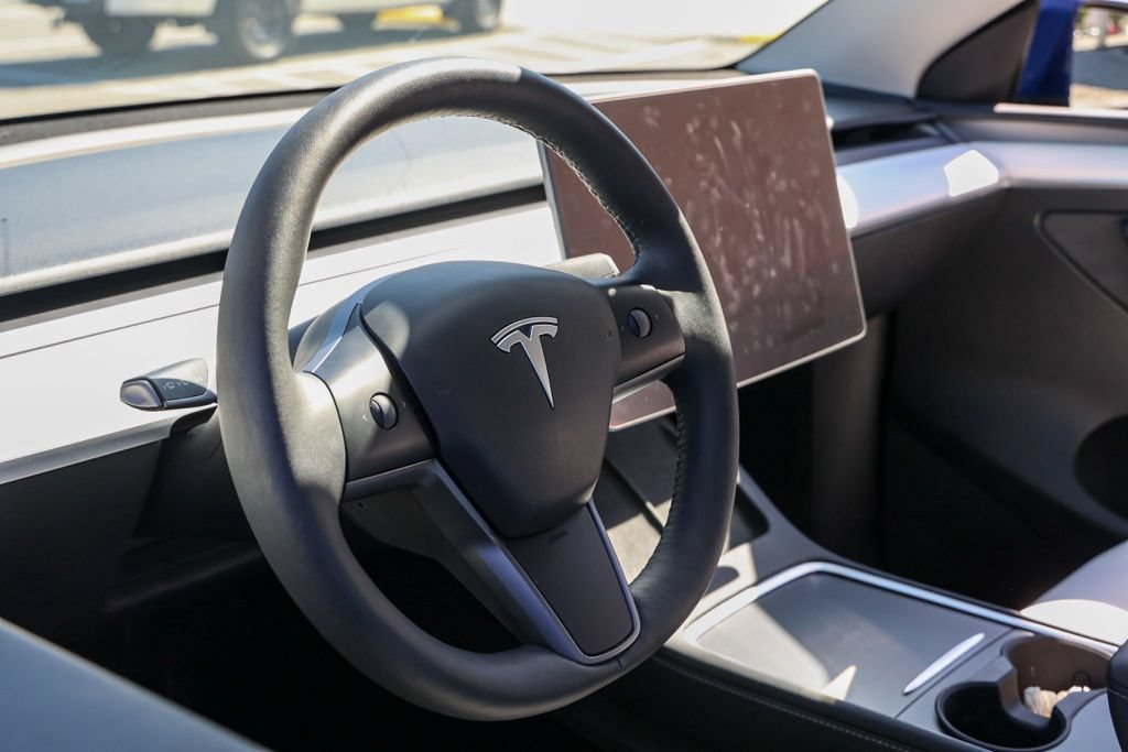 Used 2024 Tesla Model Y Long Range AWD/4WD image 14