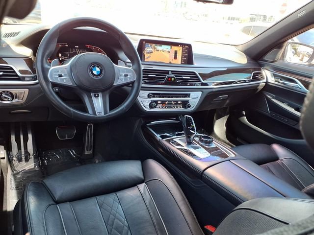 Used 2020 BMW 740i w/ M Sport Package image 11