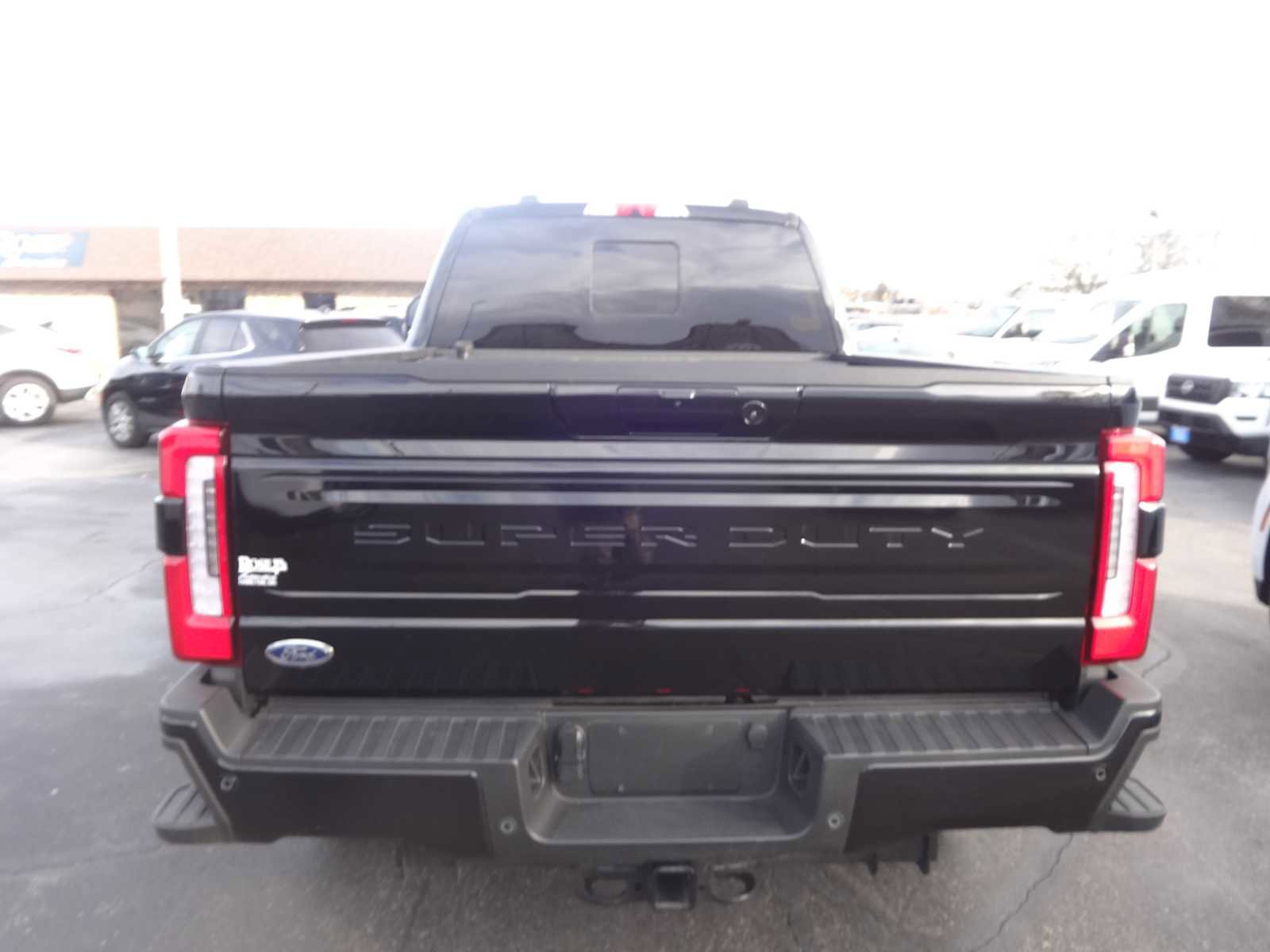 Used 2025 Ford F350 Platinum w/ FX4 Off-Road Package image 7