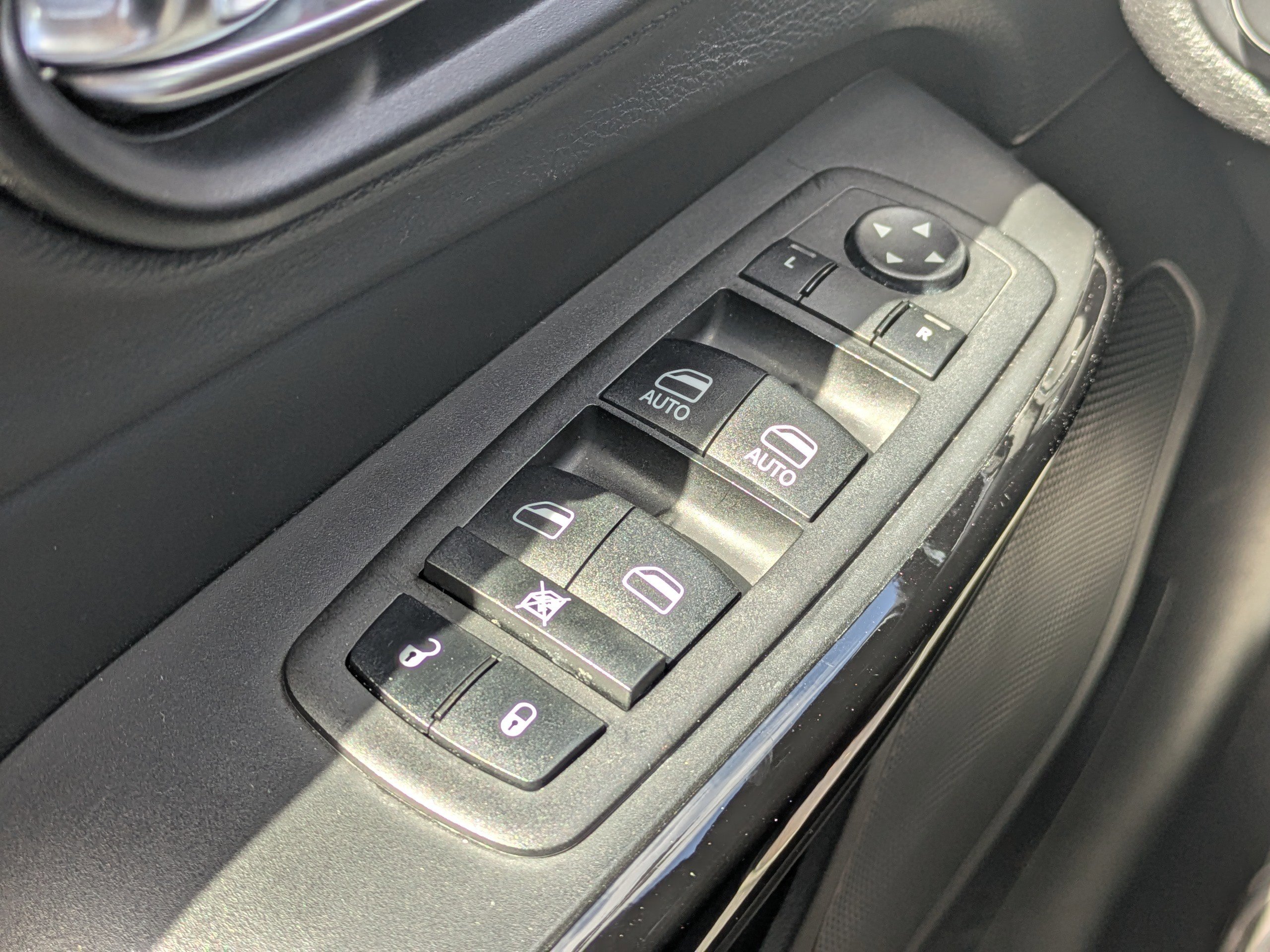 Used 2023 Jeep Cherokee Altitude Lux image 26