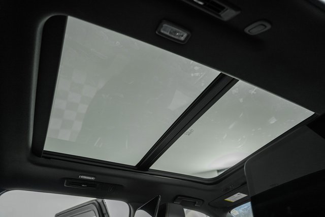 Used 2024 Chevrolet Tahoe High Country image 35