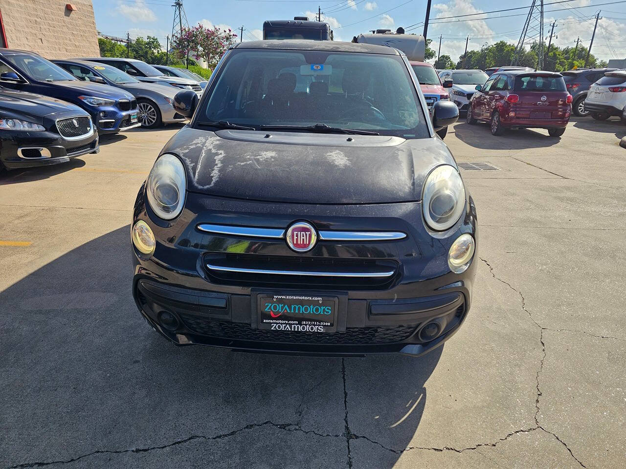 Used 2017 FIAT 500L Lounge w/ Premium Package FWD image 3
