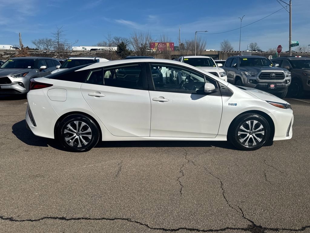 Used 2021 Toyota Prius Prime XLE image 12