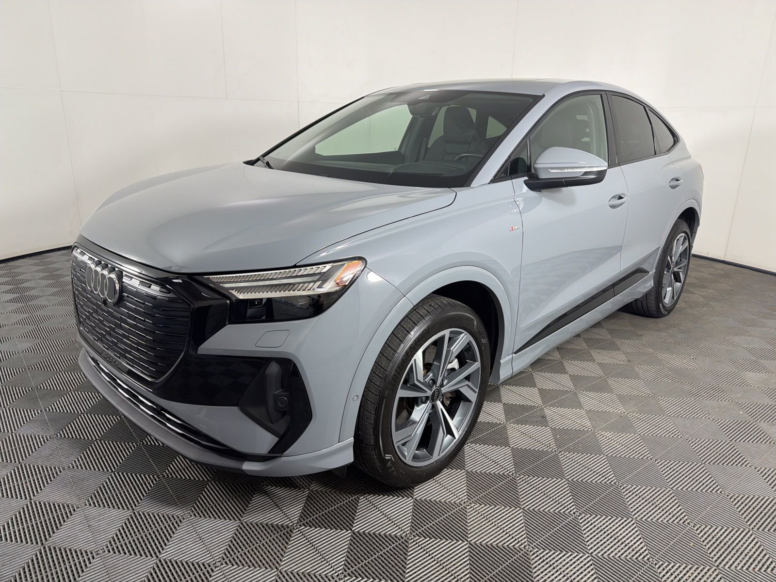 Used 2023 Audi Q4 e-tron Prestige w/ Black Optic Package image 3