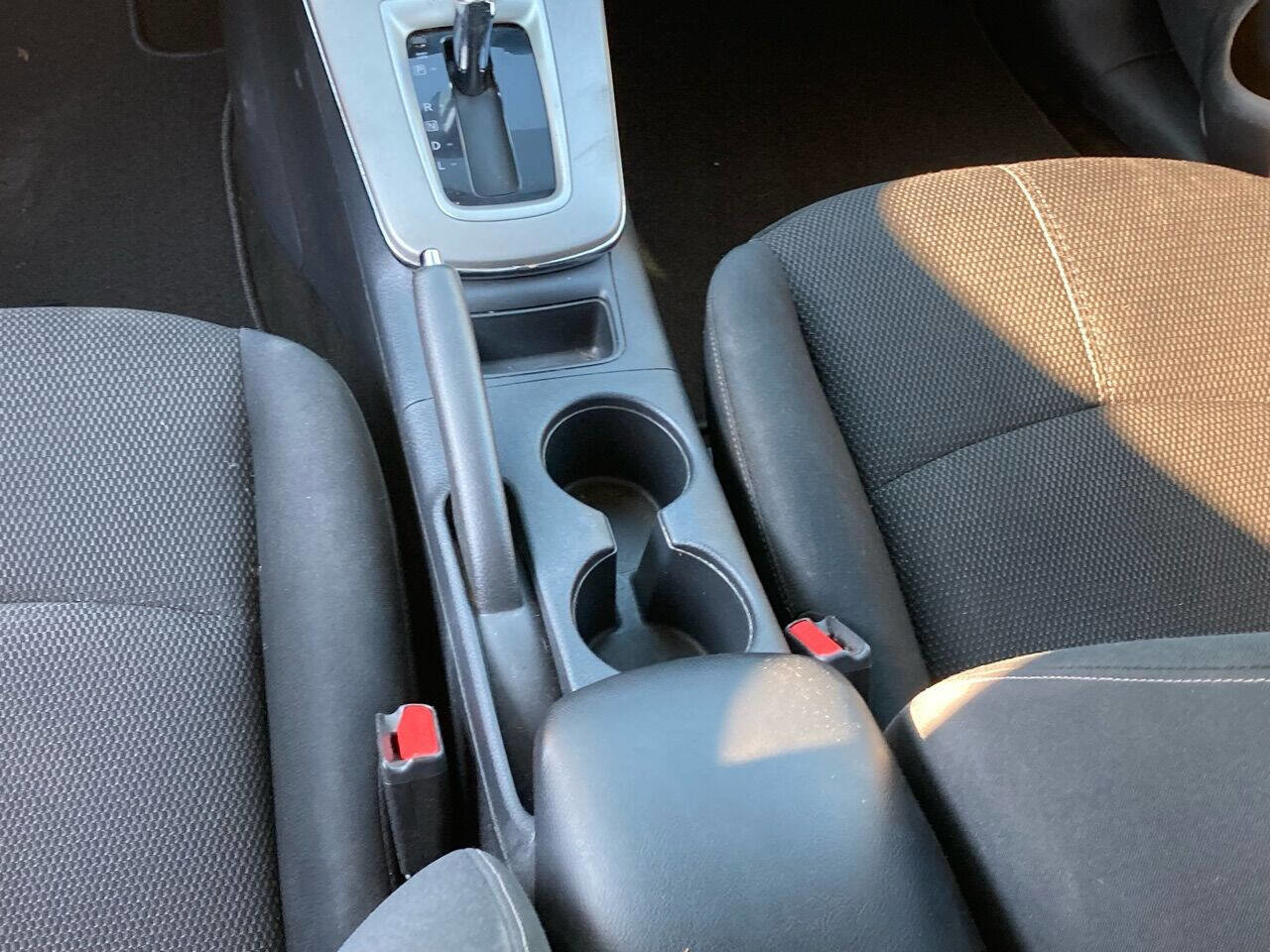 Used 2015 Nissan Sentra S image 10